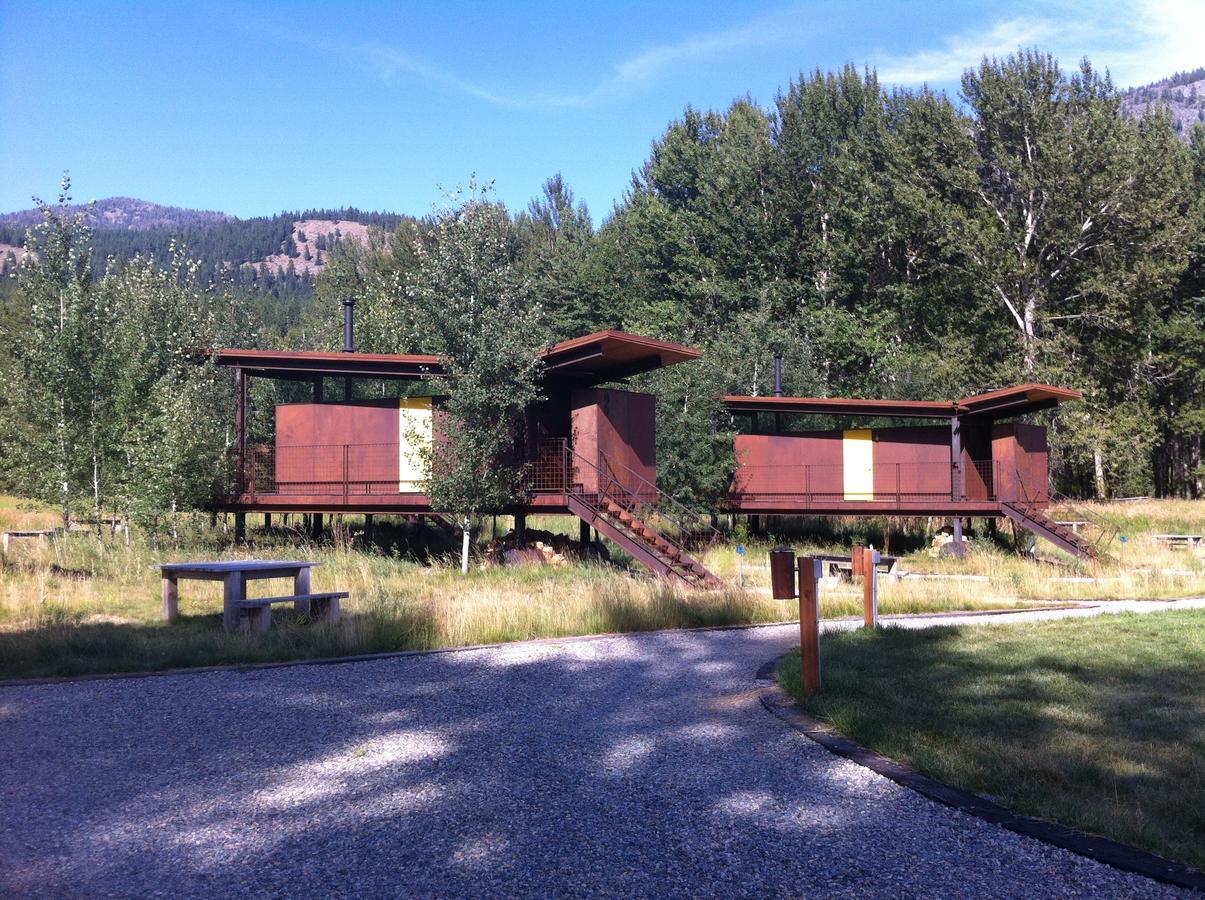 Rolling Huts Villa Mazama Exterior photo