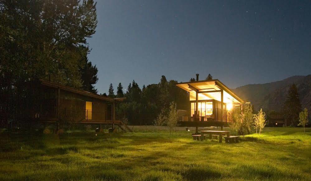 Rolling Huts Villa Mazama Exterior photo